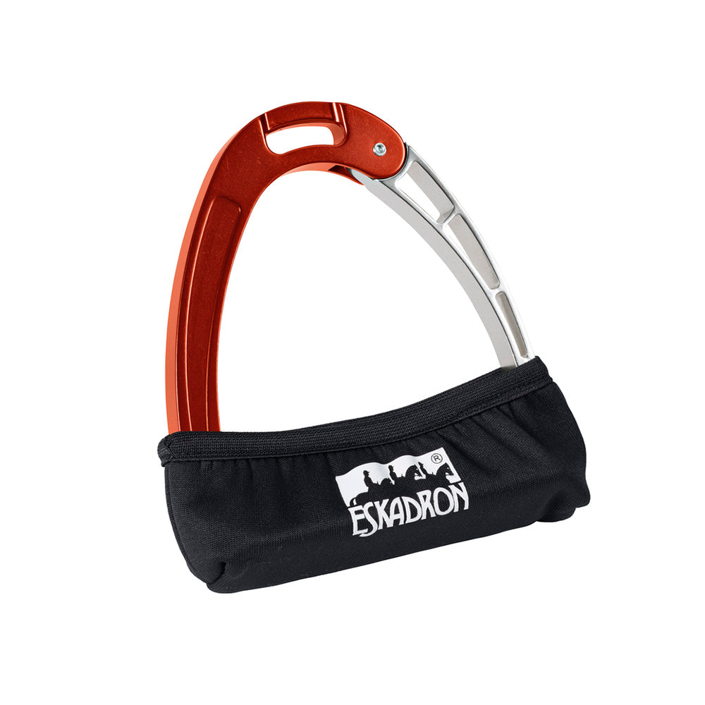 Eskadron jalustin suojus