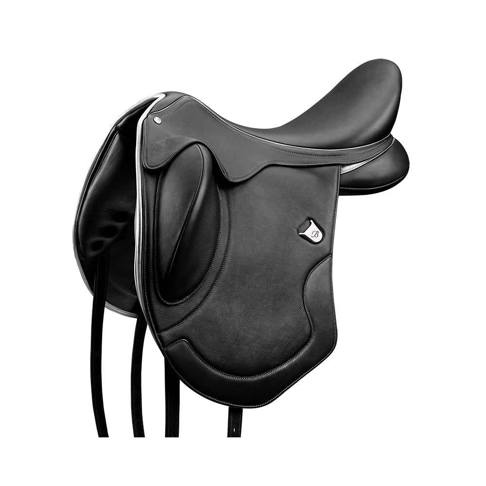 Bates Artiste koulusatula musta hopeilla yksityiskohdilla Classic Black Silver Highlights