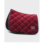 BOSS Equestrian Cabernet Velvet kouluhuopa tumman viininpunaisena, samettinen satulahuopa kouluratsastukseen.