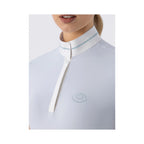 Equiline Eqenkas kilpailupikeepaidan napitus ja microstud-logo edestä sky blue värissä
