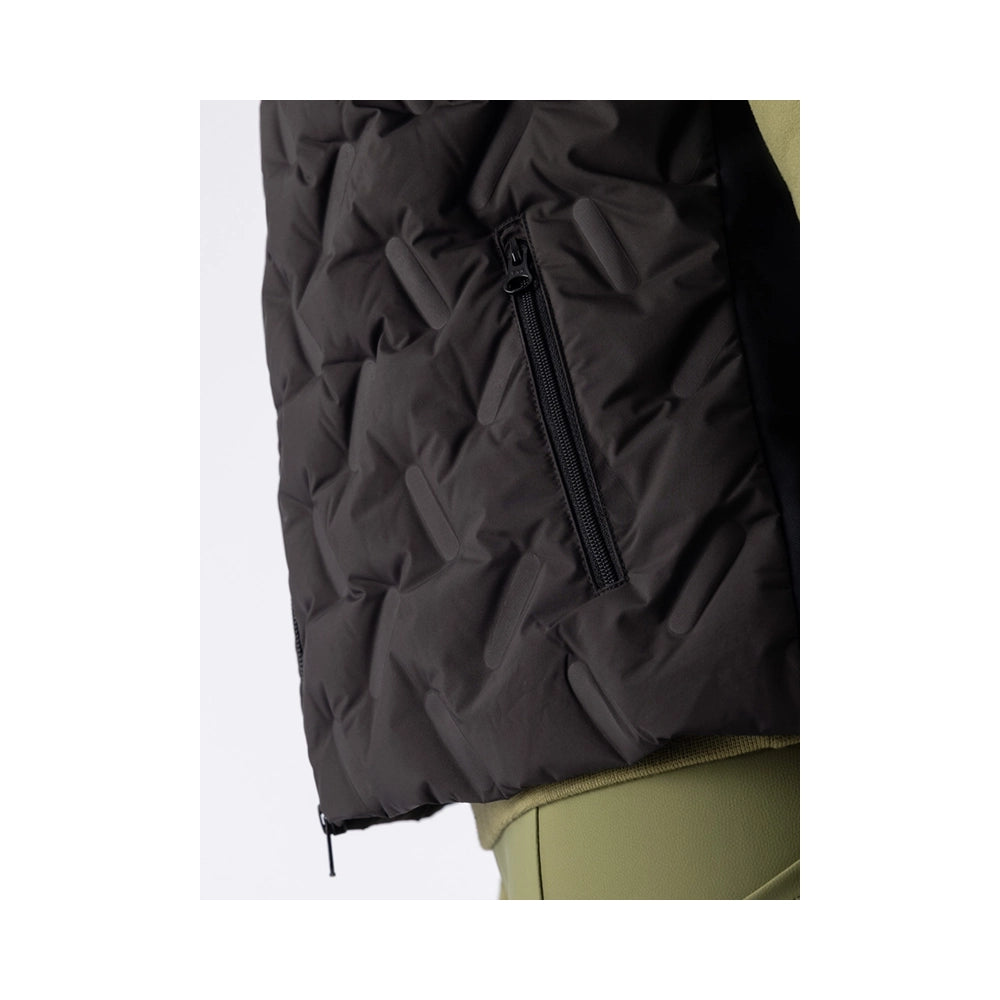 equiline-naisten-liivi-tikattu-etuosa