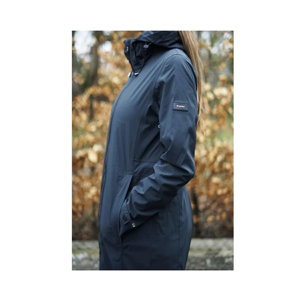 Vedenpitävä parka hevosharrastukseen