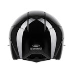Kiiltävä ratsastuskypärä takaa niska tuettuna
