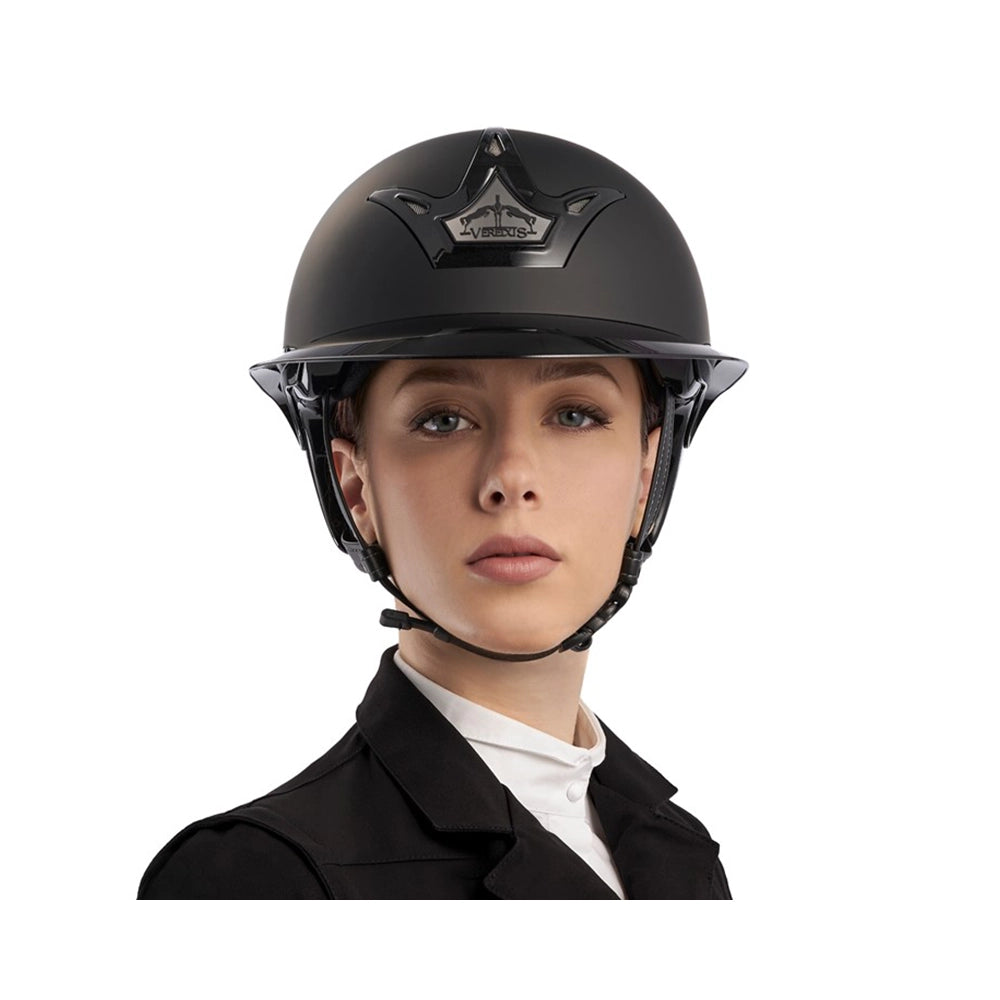 Kevyt ratsastuskypärä hyvällä istuvuudella