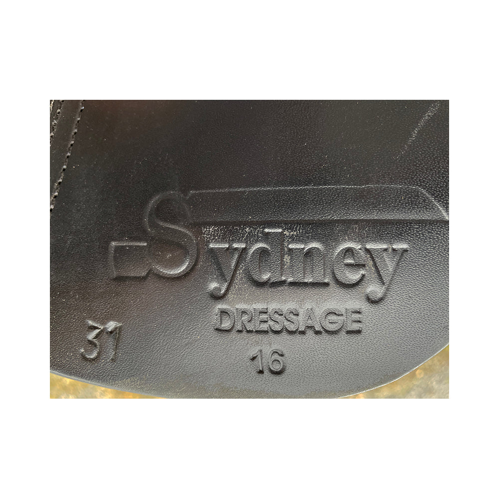 Sydney Dressage 16"/31"